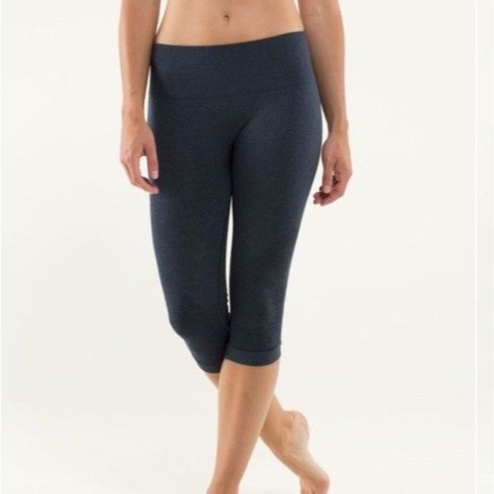 Lululemon Size 6 In The Flow Crop Leggings Navy Blue